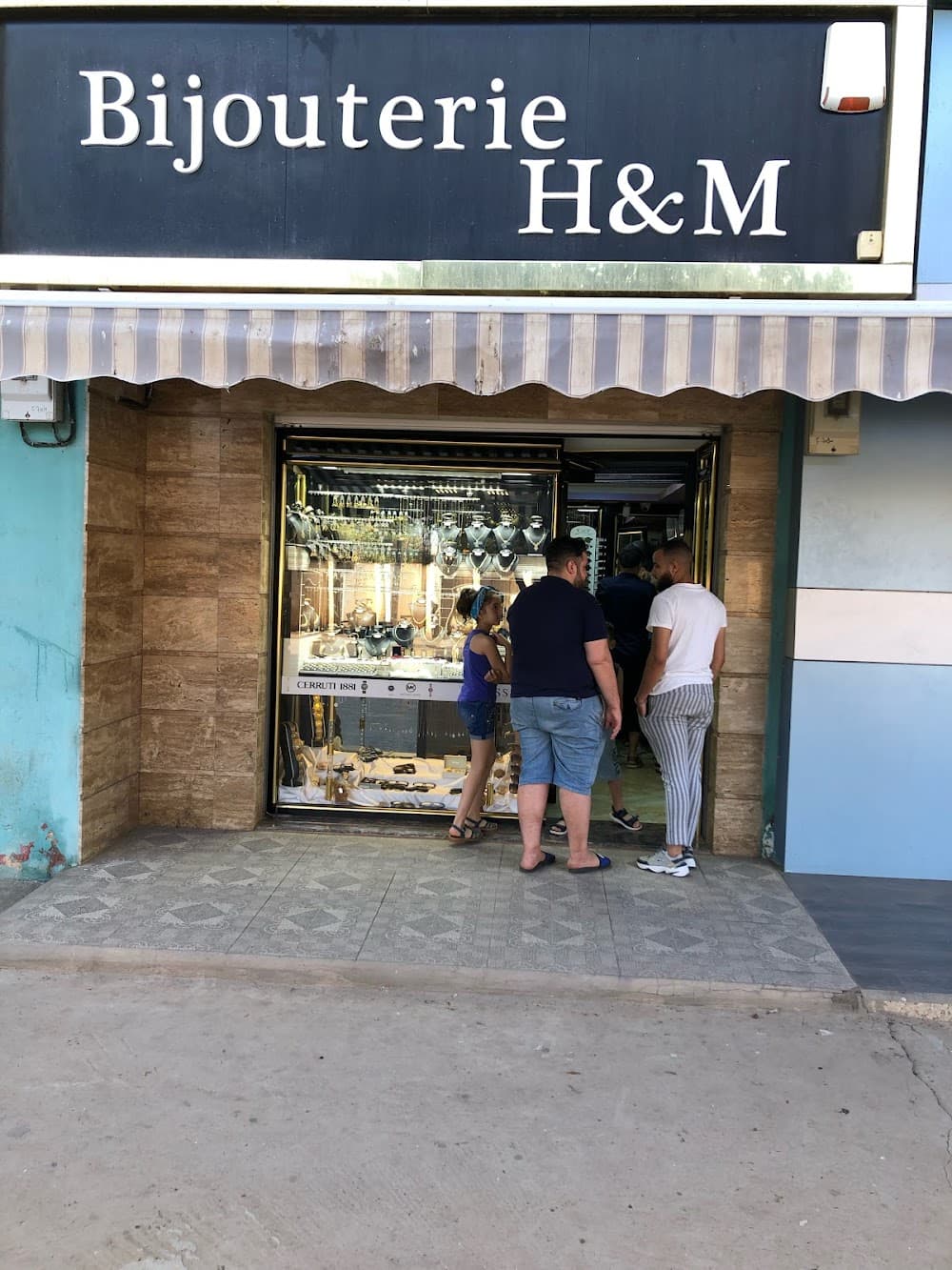 H&M